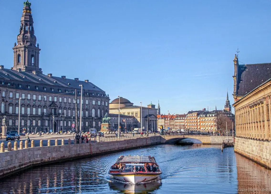 Parada de autobús hop-on hop-off incluida con el Billete de Bus y Barco de Copenhague