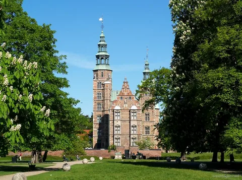 Entrée des billets pour le château de Rosenborg avec le King's Garden au premier plan