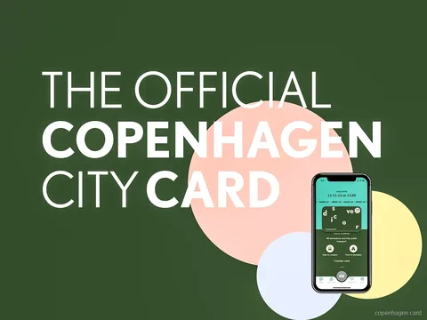 Digitale Copenhagen Card Discover mit Kopenhagens Kanalhäusern im Hintergrund