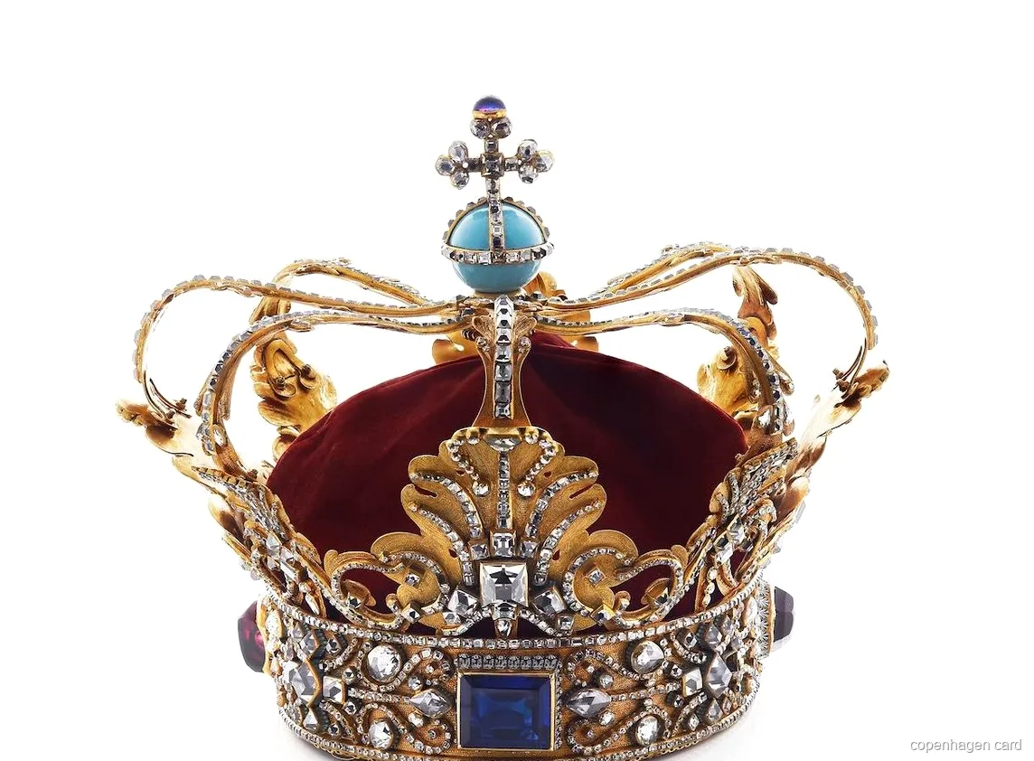 Møblerede kongelige rum inde i Rosenborg Slot bevaret fra Christian IV's tid